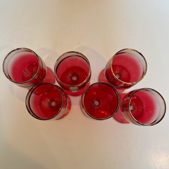 Vintage Cranberry Glass Decanter with Crystal Stopper & 6 Wine Glasses Set - Picture 10 of 15